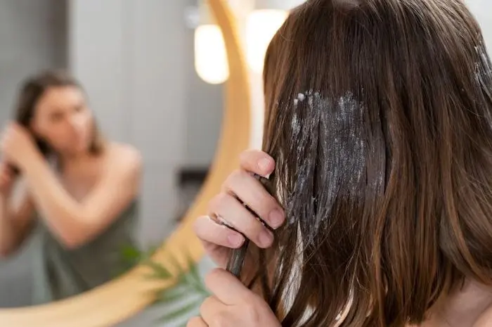 Cara Mengatur dan Meluruskan Rambut Mengembang