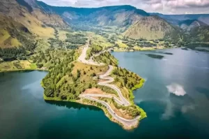 Sibea Bea, Menikmati Objek Wisata Alam Terhits di Samosir